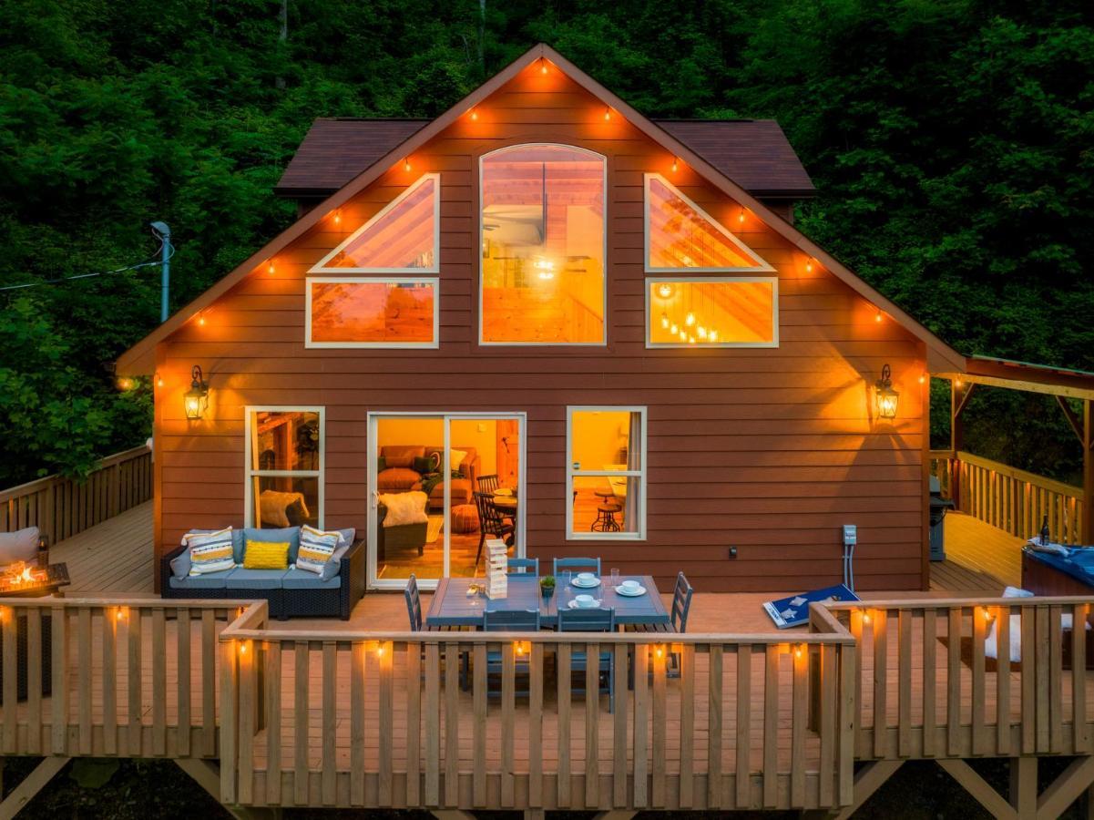 Mountainside - New Luxury Cabin-Fire Table-Hot Tub-3 Pools-Ps5-Bears Gatlinburg Exterior foto